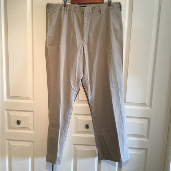 NWT Men’s Banana Republic Gavin Chino in Beige, Straight Fit - Sz 40x34 - Picture 1 of 5